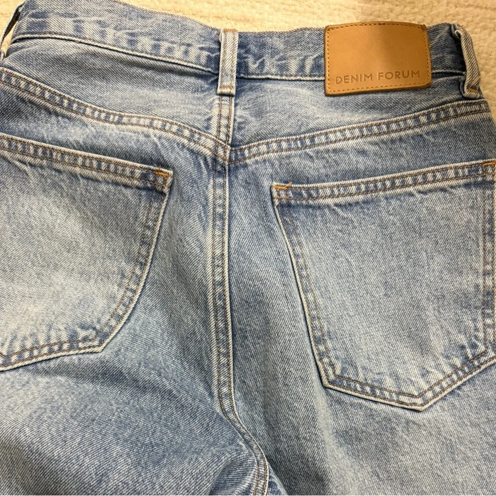 Aritzia Denim Forum - Farrah High Rise Wide Cropped - Picture 4 of 4